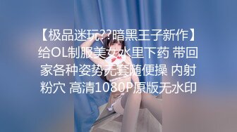 最新专挑美女厕拍第78部：蓝衣格子裙韵味美妇橄榄状肥穴和无毛肉片馋死人