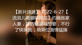 睡衣下她的圆润乳房让我忍不住坚挺