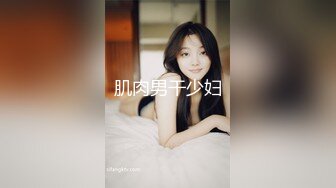 大神潛入大學女廁，全景偷拍多位美女噓噓