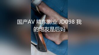 搬家小哥无意间发现客户的裸男杂志,客户带他发掘男人间的秘密 中集