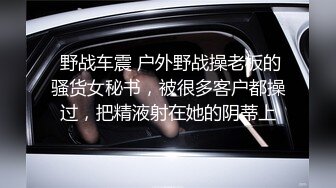 正装憨帅表哥客厅打飞机却被回家的表弟看到,只好把他操了